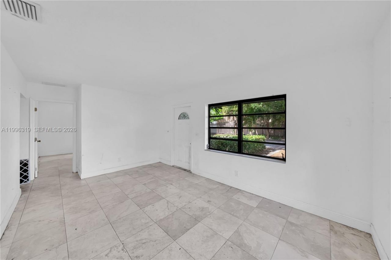 3033 Hibiscus St, Miami, FL 33133 Photo