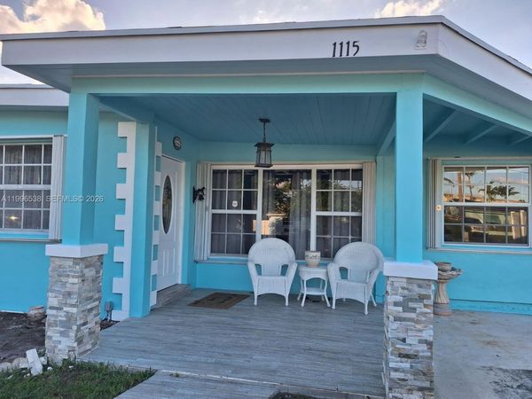 1115 Lake Geneva Dr , Lake Worth, FL 33461