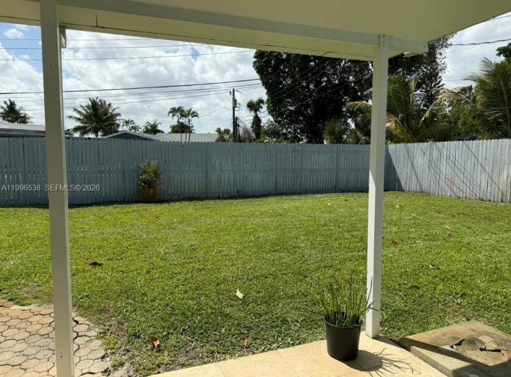 1115 Lake Geneva Dr, Lake Worth, FL 33461 Photo