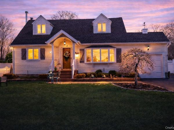 59 Center Street , Ronkonkoma, NY 11779