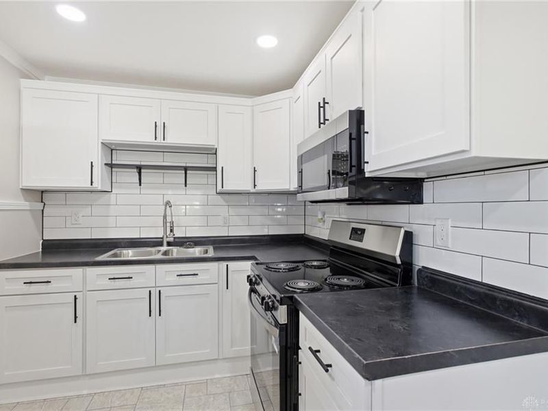 412 Cape Cod Drive, Springfield, OH 45505 Photo 11