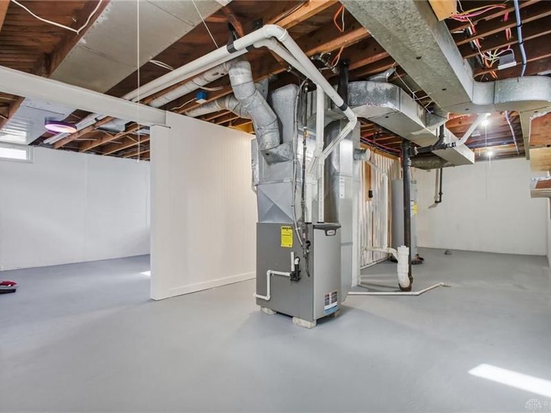 412 Cape Cod Drive, Springfield, OH 45505 Photo 22