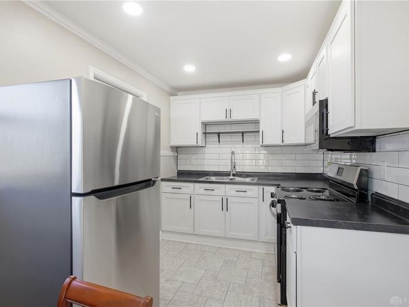 412 Cape Cod Drive, Springfield, OH 45505 Photo 9