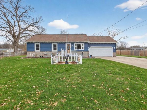 805 Vera Cruz Street, Jackson, MI 49203