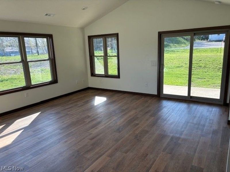 2731 Barnhill Road SE, New Philadelphia, OH 44663 Photo 4