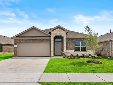 9729 Mcclane Farm Drive, Fort Worth, TX 76036