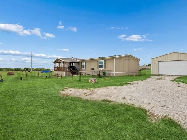 277 County Road 2735, Decatur, TX 76234