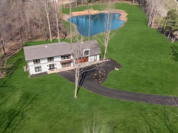 1510 East Piney Road , Dickson, TN 37055