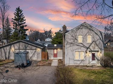 4058 Lomley Avenue , Waterford Twp, MI 48329