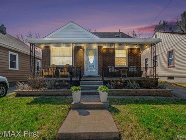 560 E Oakridge Street , Ferndale, MI 48220