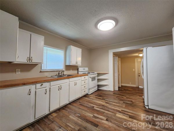 121 Willow Lane , Concord, NC 28025