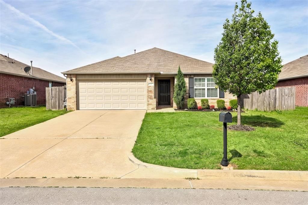 10207 Sussex Place, Oklahoma City, OK 73120 Main Photo