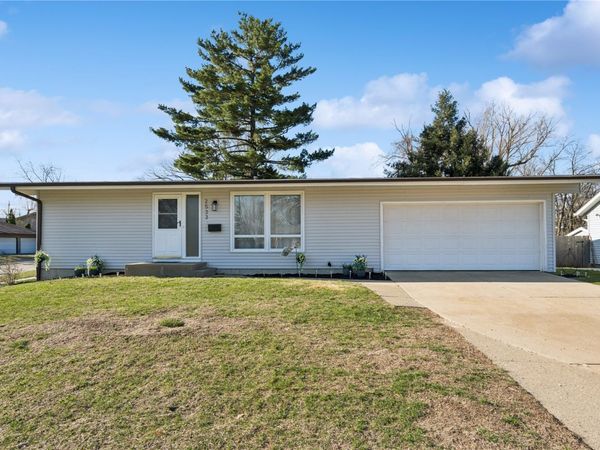 2533 Brookland Drive NE, Cedar Rapids, IA 52402