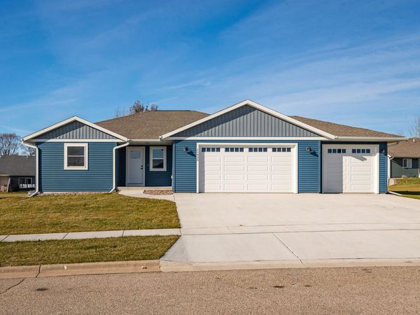 11435 Monteville Ct, Trempealeau, WI 54661