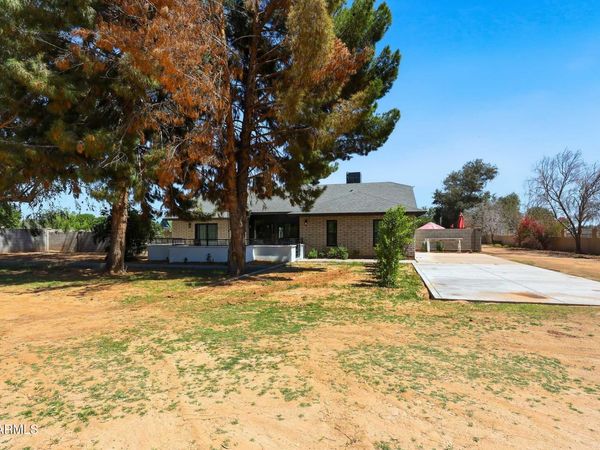 7601 N CITRUS Road, Waddell, AZ 85355