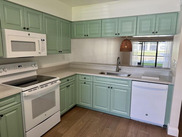 401 Sabal Ridge Circle, Unit 401 B, Palm Beach Gardens, FL 33418
