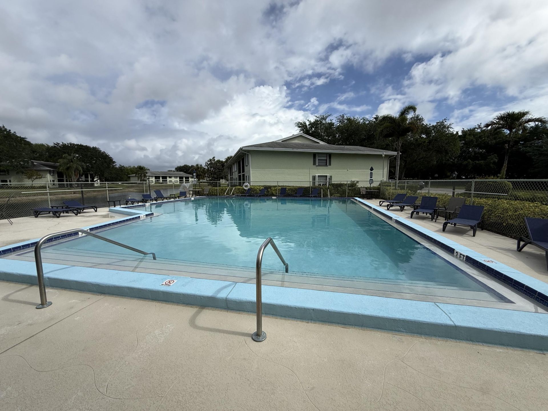 401 Sabal Ridge Circle, Unit 401 B, Palm Beach Gardens, FL 33418 Photo
