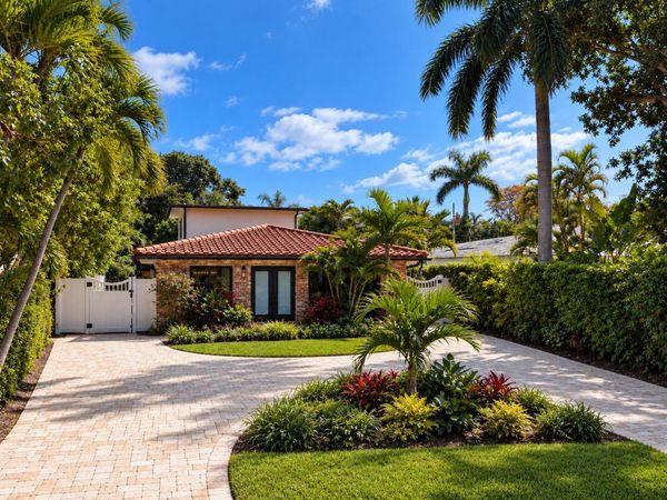 702 S Atlantic Drive, Lantana, FL 33462