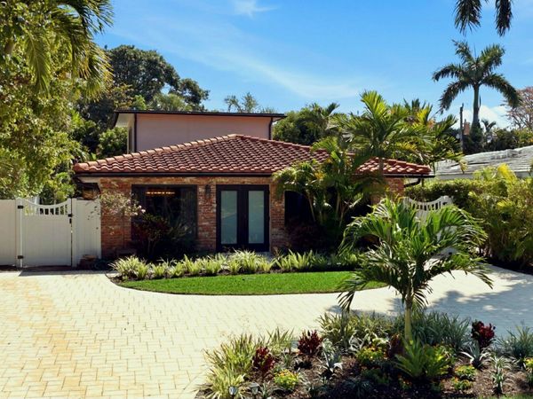 702 S Atlantic Drive, Lantana, FL 33462