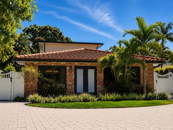 702 S Atlantic Drive, Lantana, FL 33462