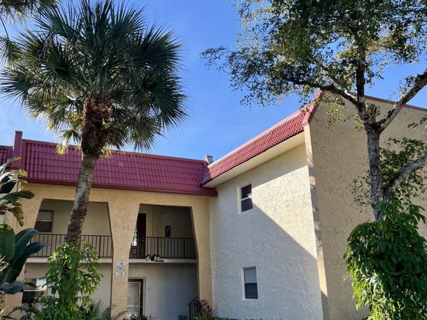 156 Lake Evelyn Drive, West Palm Beach, FL 33411