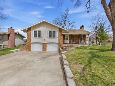 10218 Ohern Street , Omaha, NE 68127