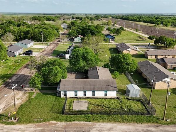 401 S Main Street , Mart, TX 76664