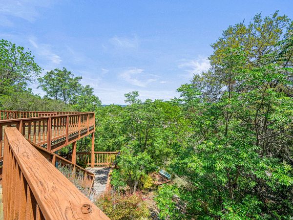 1427 Elmhurst Dr., Lakehills, TX 78063