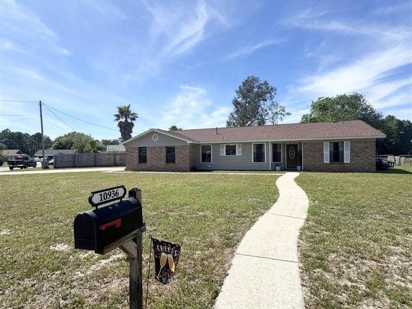 10936 Oak Valley Dr, Pensacola, FL 32506