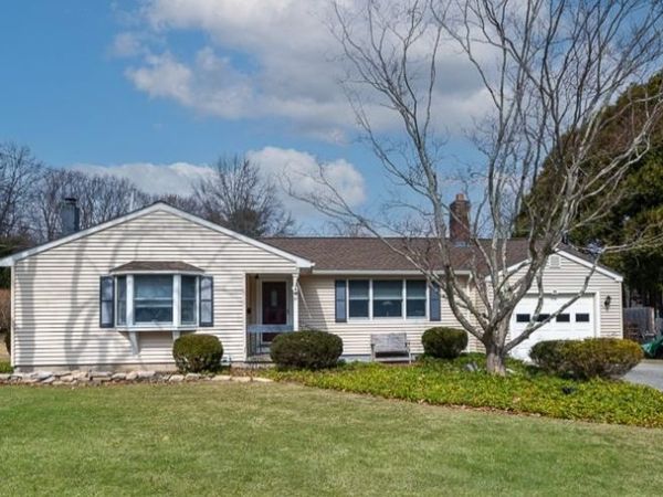 20 Rocky Hill Rd, Oxford, MA 01540