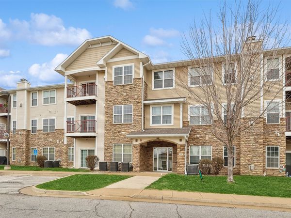 1331 SE University Avenue, Unit 204, Waukee, IA 50263