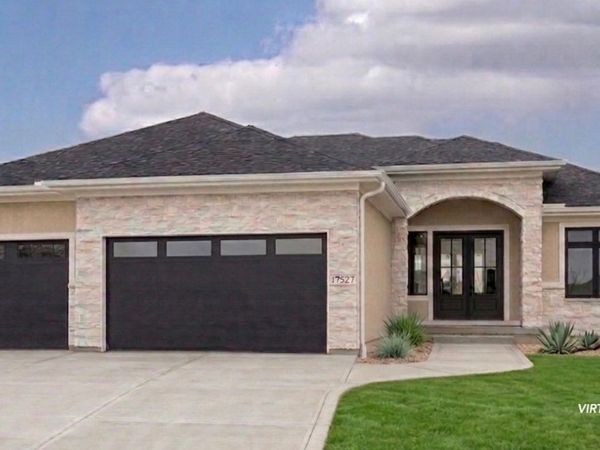 17527 North Valley Drive, Urbandale, IA 50323