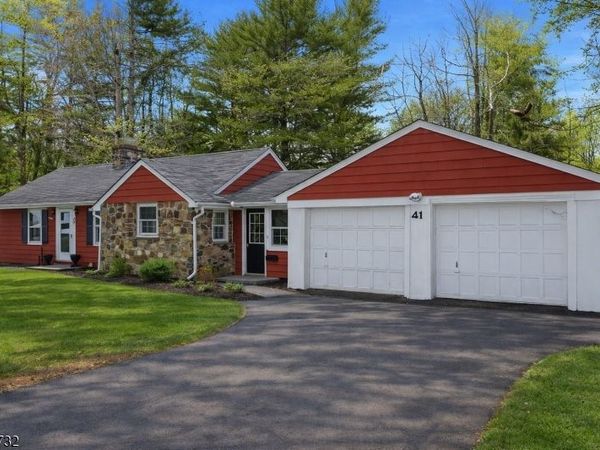 41 Summit Rd, Sparta, NJ 07871