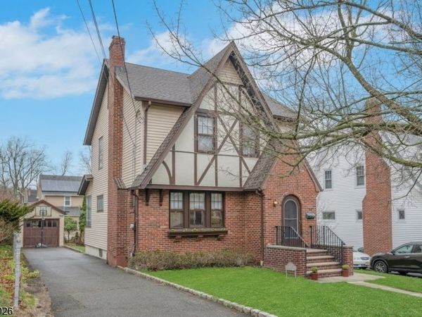 52 Morningside Rd, Verona, NJ 07044