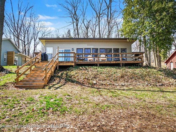 11 Oak Opening Street, Delton, MI 49046