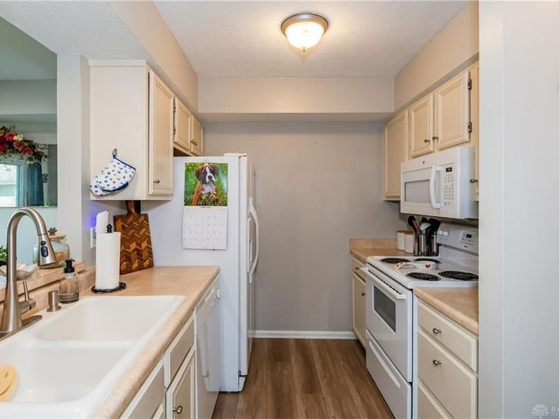 6884 Cedar Cove Drive, Centerville, OH 45459 Photo 6