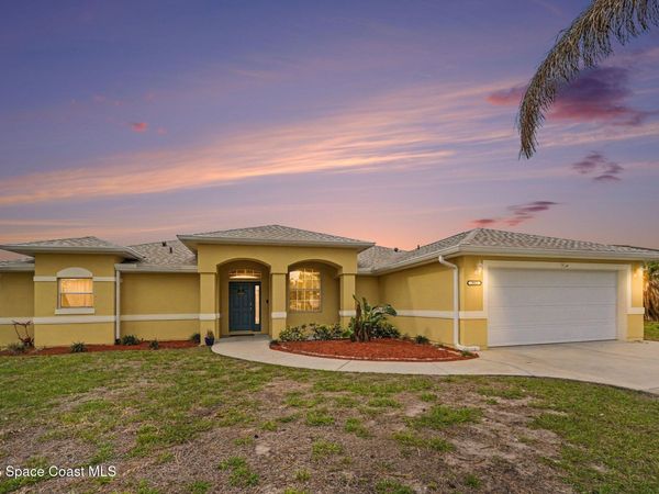 992 Coquina Street SE, Palm Bay, FL 32909