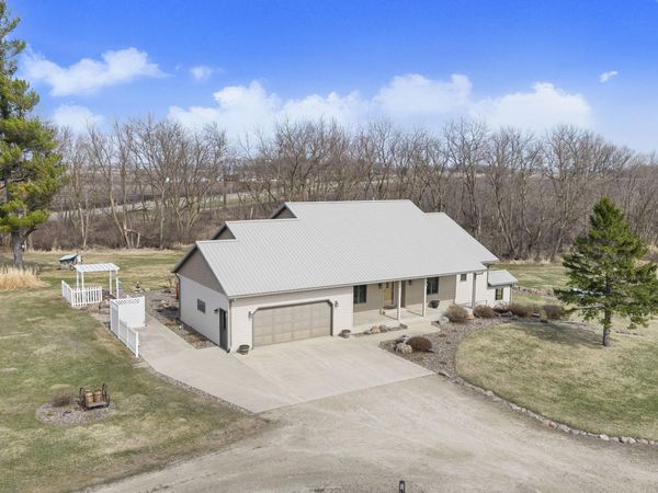 15325 SW 22nd Avenue , Ellendale, MN 56026