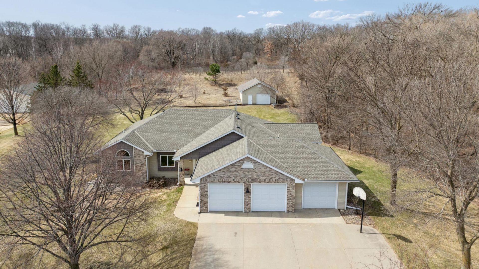 4465 Farmdale Circle , Saint Augusta, MN 56301