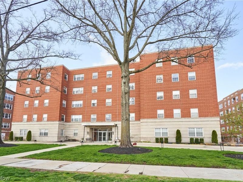 18975 Van Aken Boulevard, Unit 411, Shaker Heights, OH 44122 Photo 1