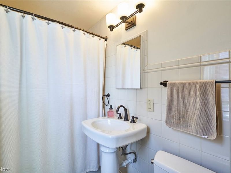 18975 Van Aken Boulevard, Unit 411, Shaker Heights, OH 44122 Photo 13
