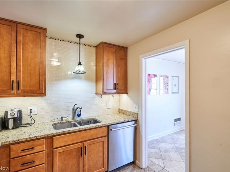 18975 Van Aken Boulevard, Unit 411, Shaker Heights, OH 44122 Photo 18