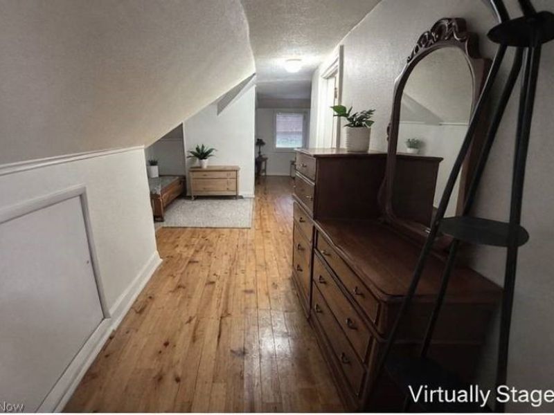 25101 Farringdon Avenue , Euclid, OH 44132 Photo 4