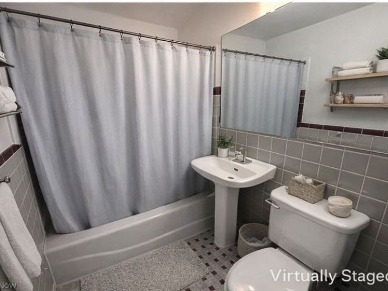 25101 Farringdon Avenue , Euclid, OH 44132 Photo 7