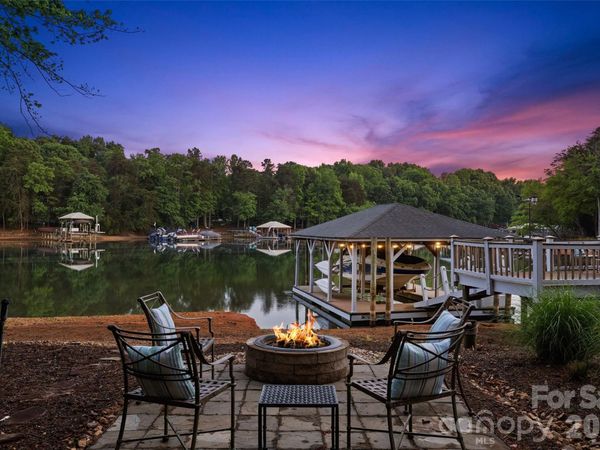 7902 Chapel Creek Drive, Denver, NC 28037