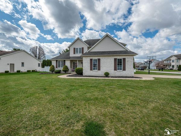 2906 W Country Lane, Monroe, MI 48162