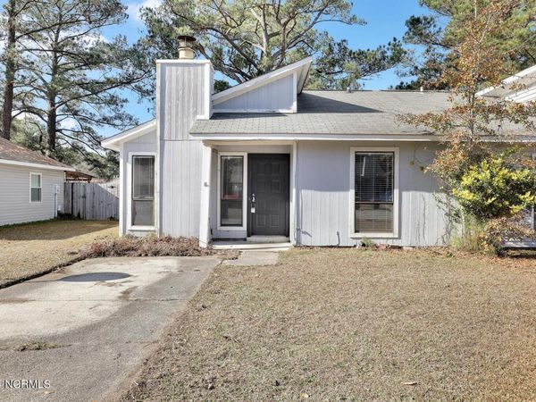 113 Village Circle, Jacksonville, NC 28546