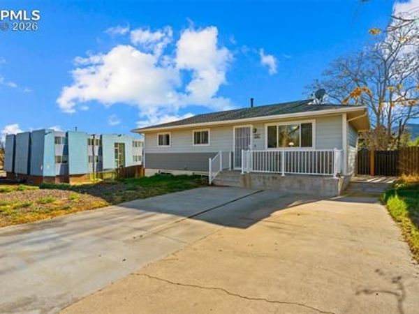 946 Hutchinson Drive, Colorado Springs, CO 80910