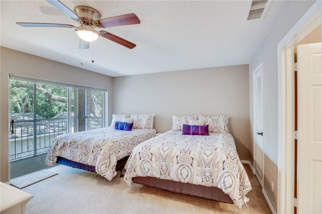 107 W Park Shores Circle, Unit 28W, Vero Beach, FL 32963 Photo