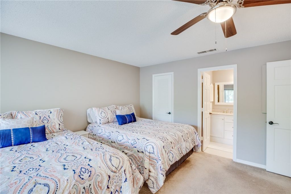 107 W Park Shores Circle, Unit 28W, Vero Beach, FL 32963 Photo